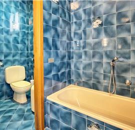 3 bedroom villa with pool and tennis court near Florence, sleeps 6